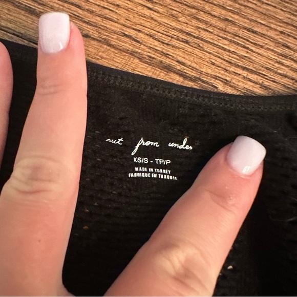 Urban Outfitters Long Sleeve Cut out Crop Top - Picture 5 of 5